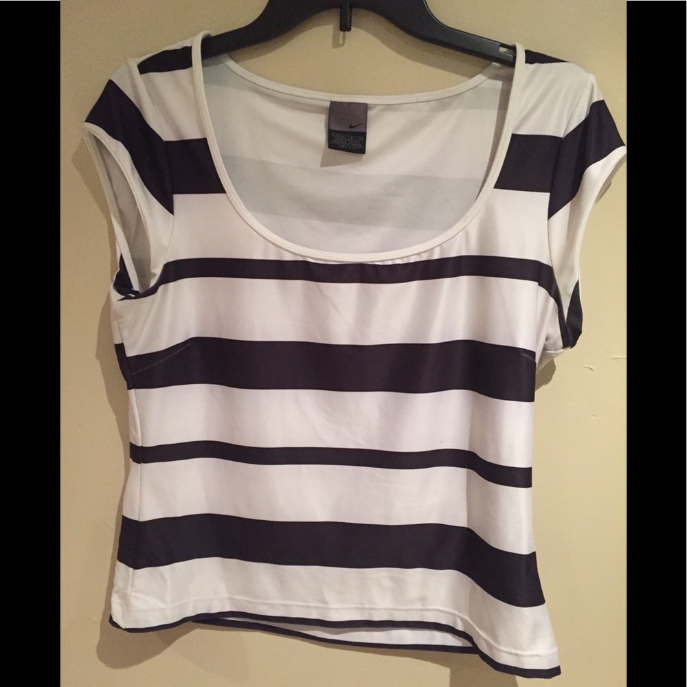 Nike Dri Fit Stretchy Crop Top